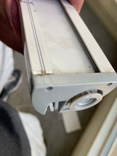 Hunter Douglas Mounting Bracket with Locking Tab for Paramount Vertical Blind